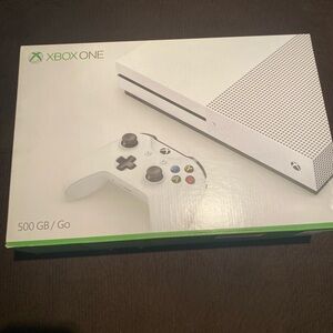 Microsoft Xbox One S 500GB Console & Controller in box (Like New)